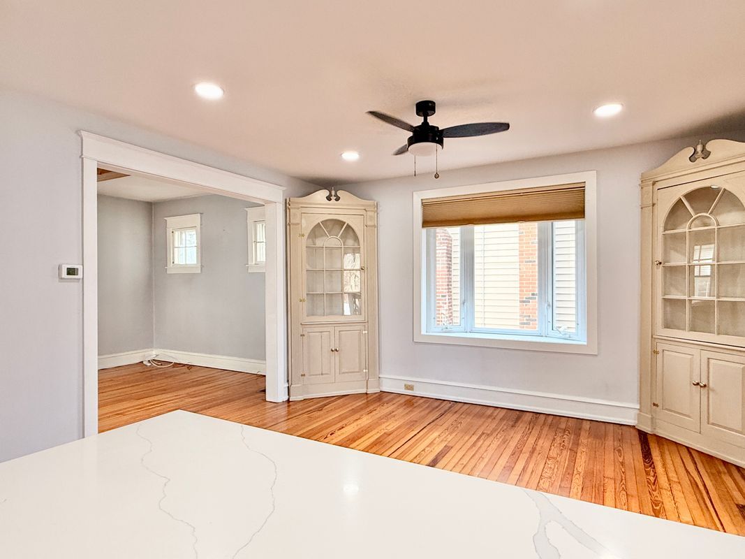 Building Photo - 7041 Harvey Ave