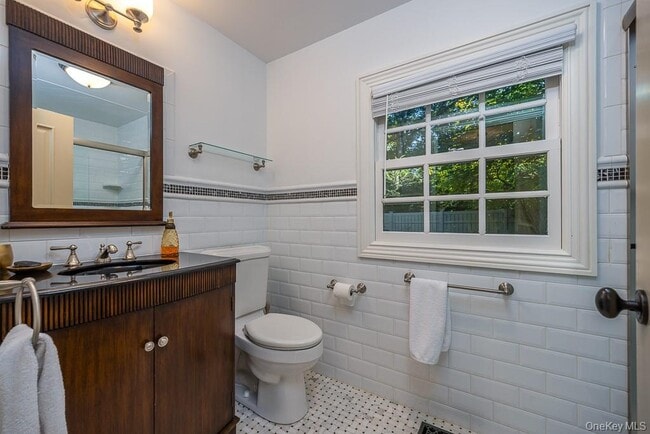 Building Photo - 430 S Mountain Rd