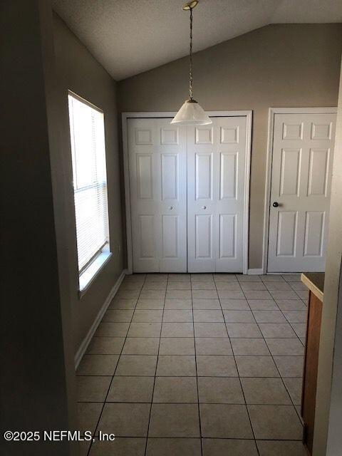 Building Photo - 1876 Creekview Dr
