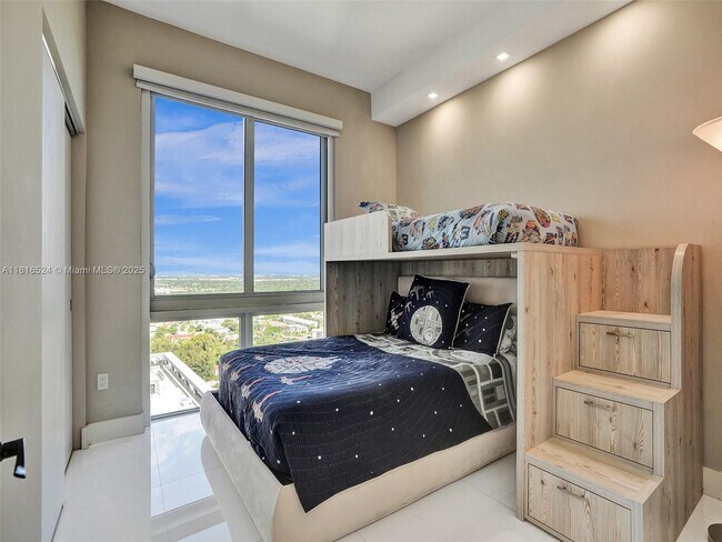 Building Photo - 16385 Biscayne Blvd