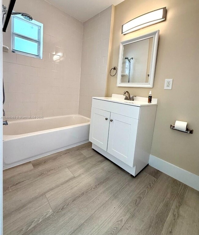 Building Photo - Bright & Updated 2-Bedroom, 2-Bath Home wi...