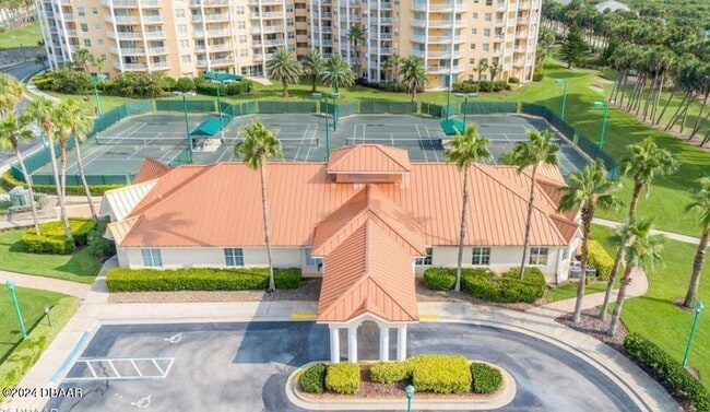 Building Photo - 4670 Links Village Dr