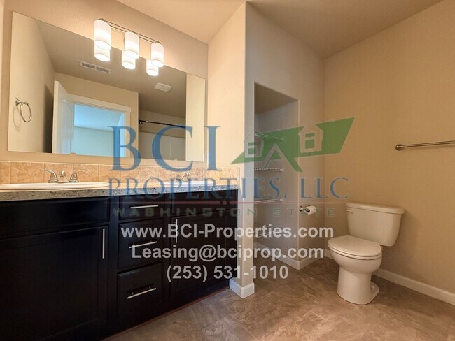 Building Photo - 412 T St SE