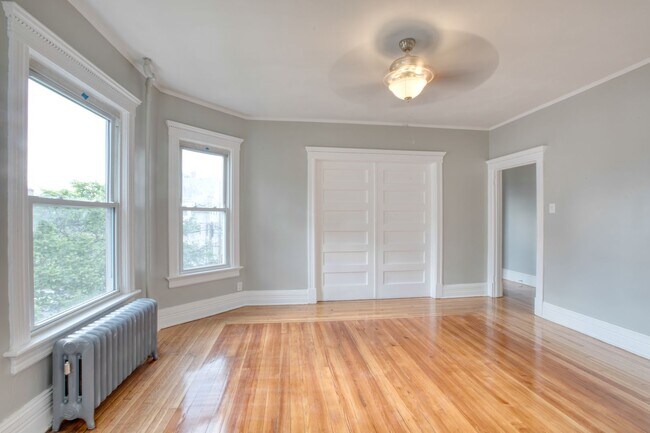 Building Photo - 325 Chestnut St