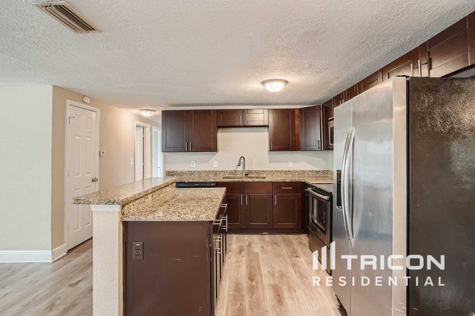 Building Photo - 10289 128th Terrace N