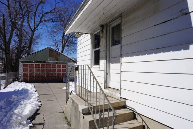 Building Photo - 2022 S 300 E