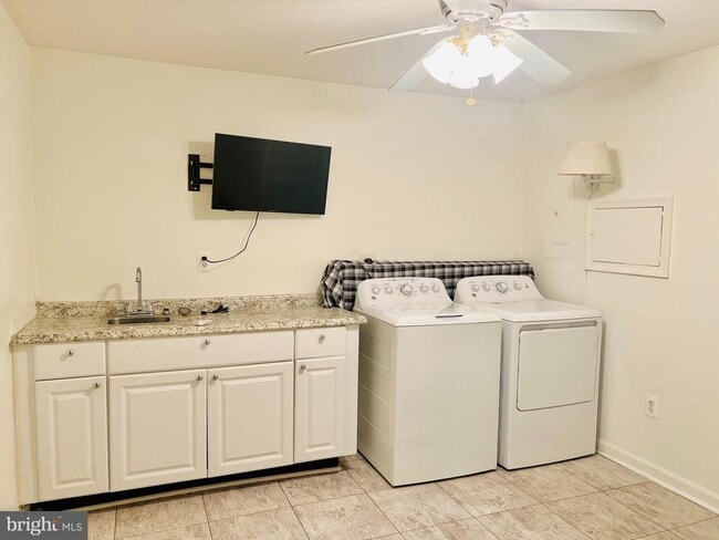 Building Photo - 6609 Fable Ct