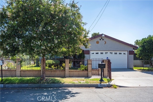 Building Photo - 4860 Elton St