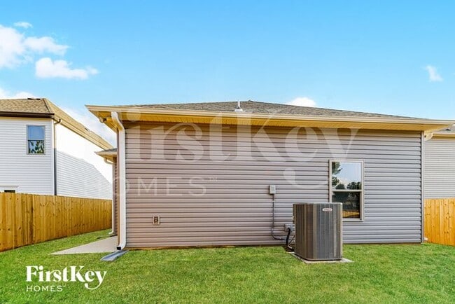 Building Photo - 20 County Rd 1700