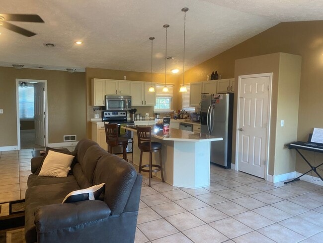 Building Photo - Italian Estates Property Management