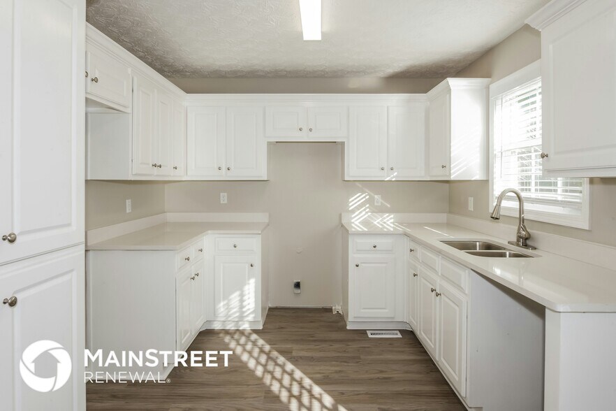 Building Photo - 55 Oakmont Ct