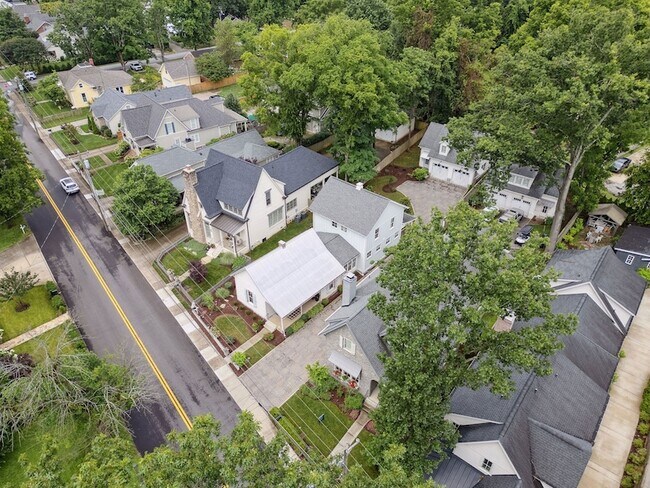 Building Photo - 1226 Adams St