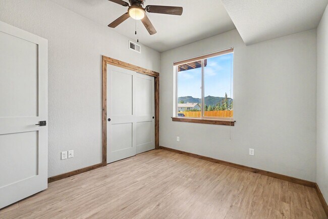 Building Photo - 1802 Wildfire Rd