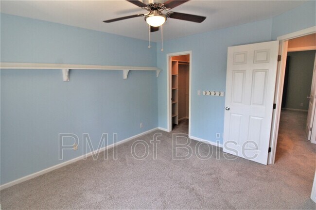 Building Photo - 1485 E Feather Nest Dr