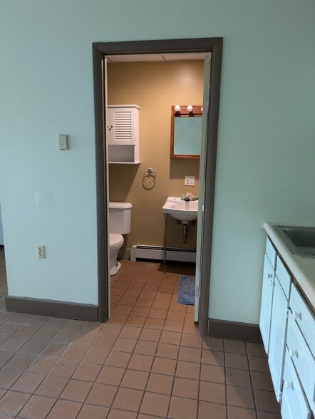 Building Photo - 597 E Enfield Center Rd