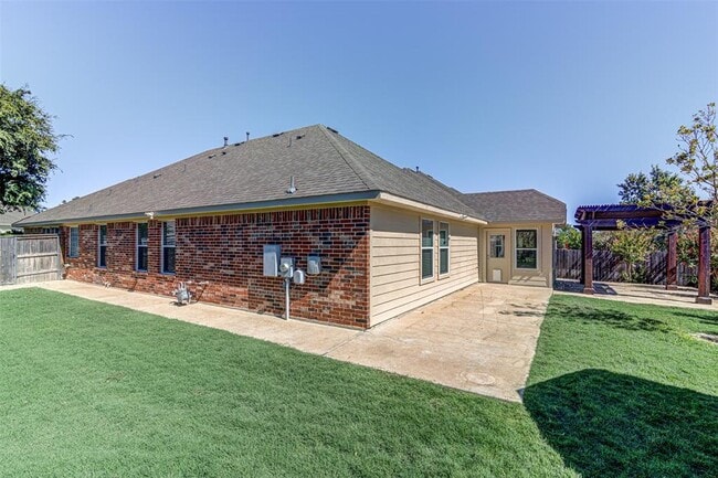 Building Photo - 100 Snowflake Dr