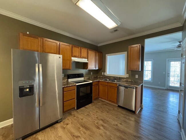 Building Photo - 2 Bed | 2.5 Bath Raleigh Townhome near NCSU