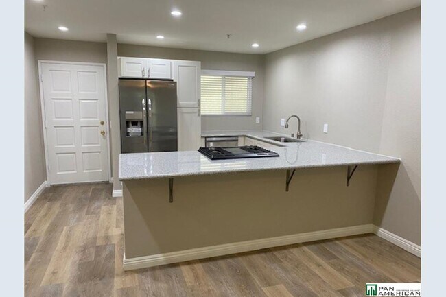Building Photo - 3208 Avenida Del Presidente
