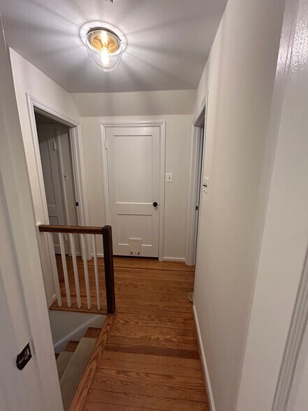 Upstairs Landing - 6621 Cavalier Dr