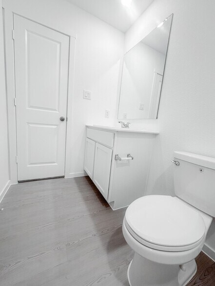 Building Photo - 910 Sandhill Crane Ln