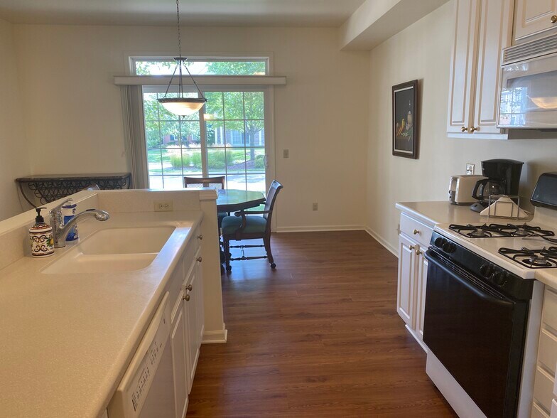 Building Photo - 1075 Alameda Blvd