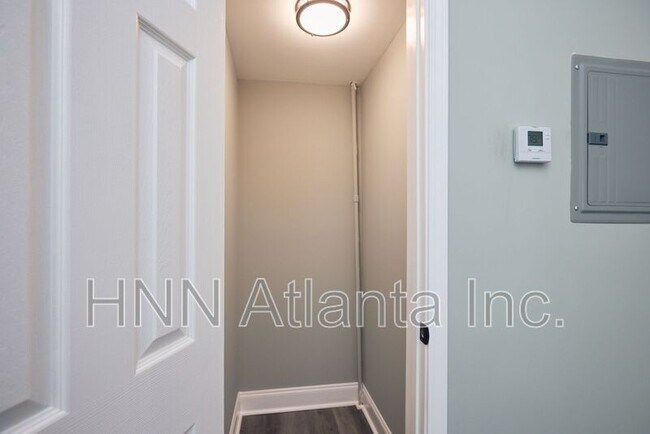 Building Photo - 435 N Highland Ave NE