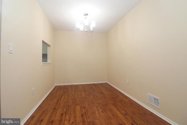 Building Photo - 58 Chambord Ct