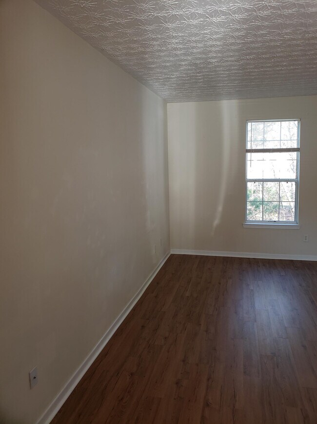 Building Photo - 103 Timber Ridge Dr