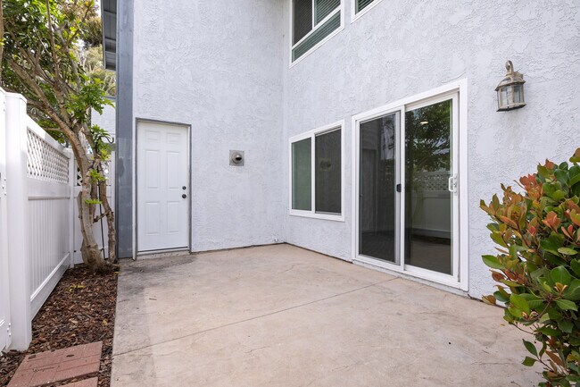 Building Photo - 844 Bluebell Ct