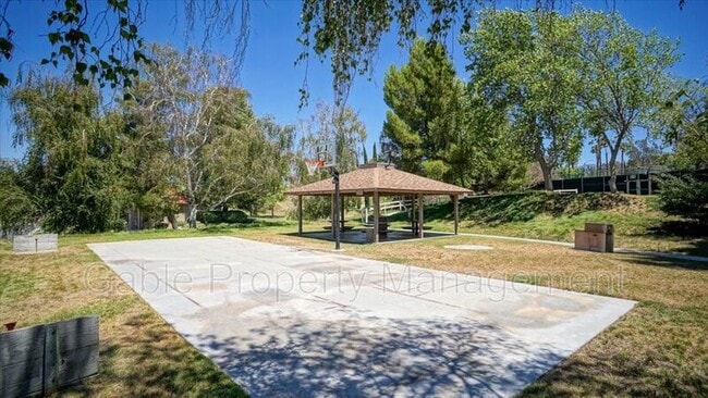 Building Photo - 26136 Rainbow Glen Dr