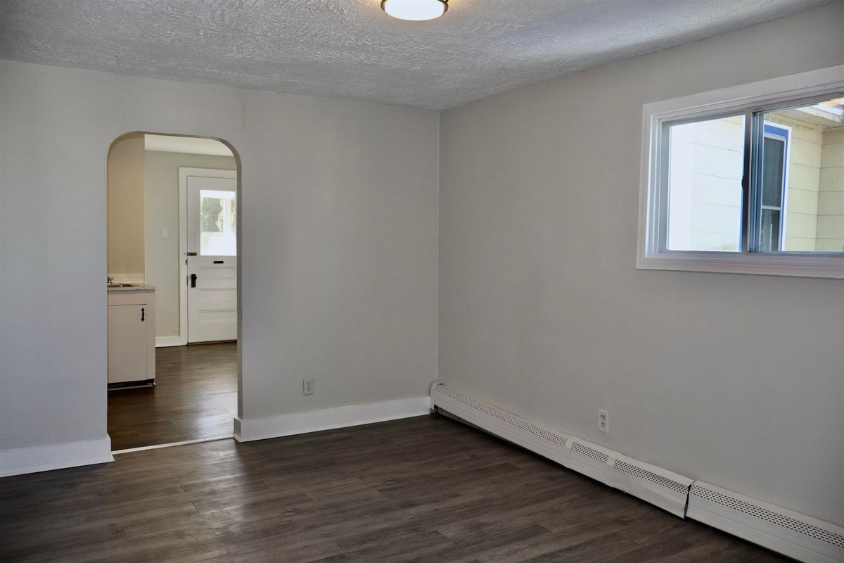 Building Photo - 39 Mead, 1