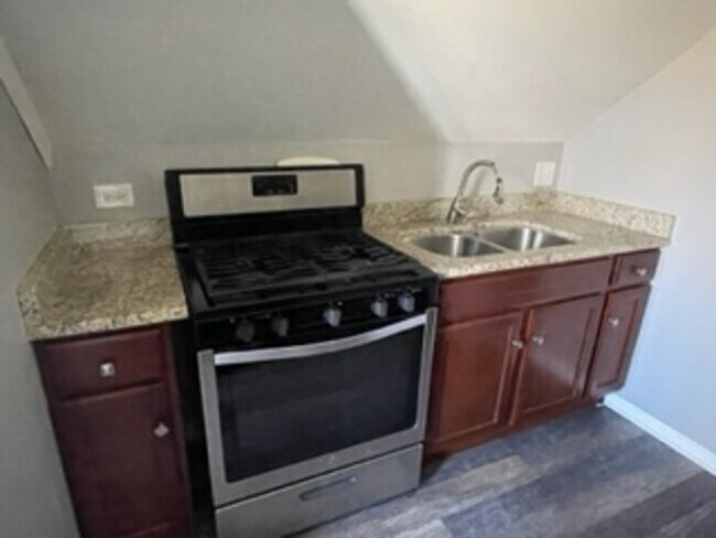 Building Photo - 608 Cooper Avenue - 1