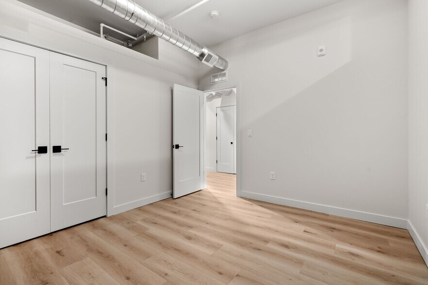 Building Photo - 266 E Michigan Ave