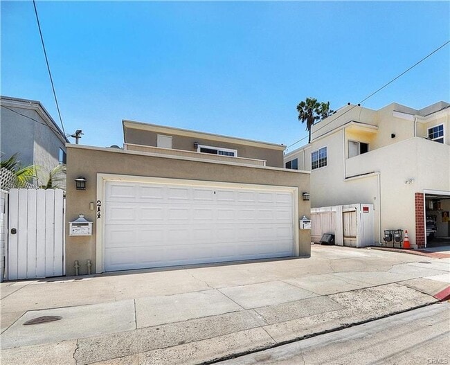Building Photo - 214 20th St