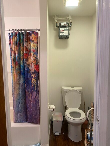 Building Photo - 74 Joy St