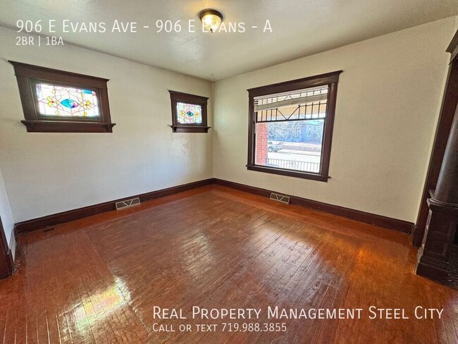 Building Photo - Charming 2 bed 1 bath Apartment