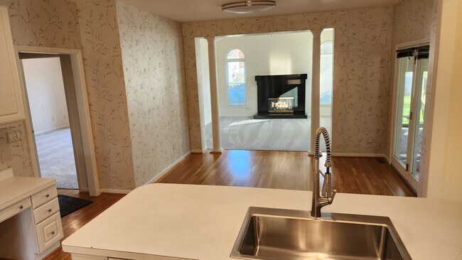 Building Photo - 9696 Carriage Run Ct