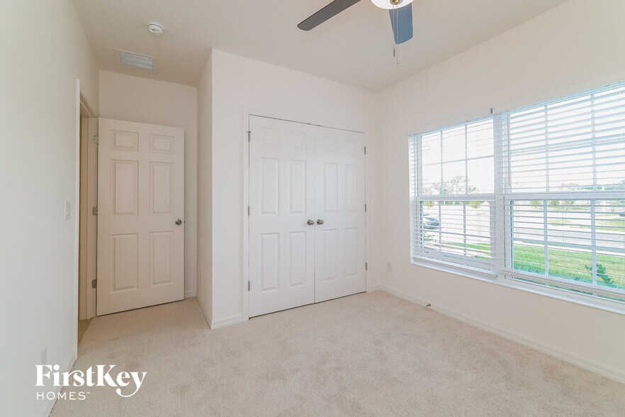 Building Photo - 705 Fiddlesticks Dr