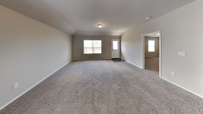 Building Photo - Very Nice 3 bedroom 2 bath home in Yukon s...