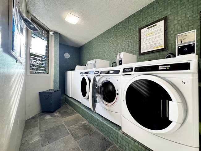 Building Photo - Pet Friendly Gold Coast Condo Fronting the...