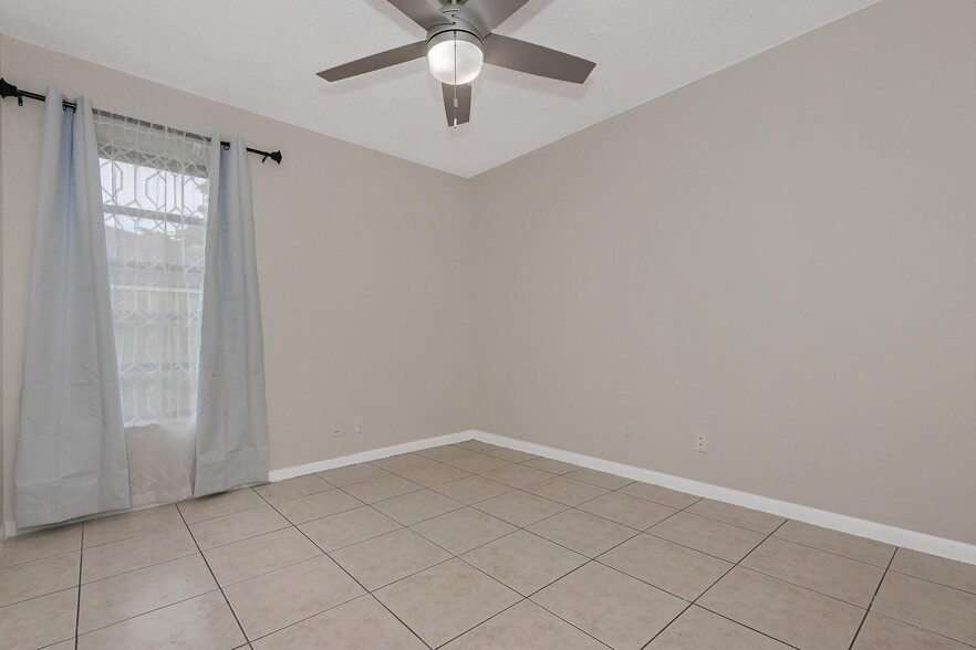 Building Photo - 2831 NW 51st Ter