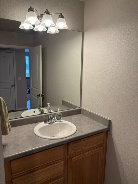 Building Photo - 2940 Kincaid Dr