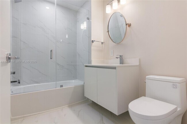 Building Photo - 700 NE 24th St