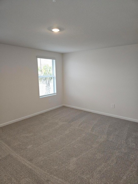 Building Photo - 621 Salisbury Cir