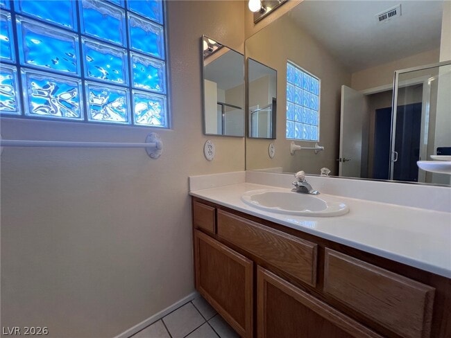 Building Photo - 3440 Middle View Dr