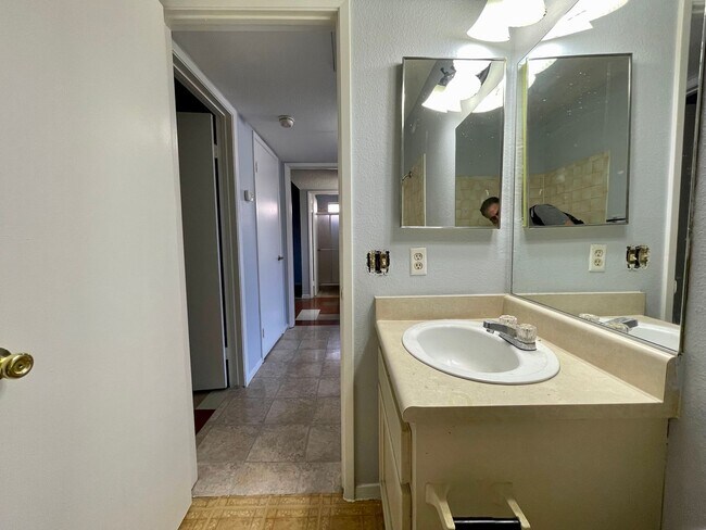Building Photo - 3716 Snorkel Cir