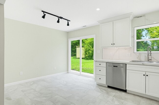 Building Photo - 105 Ramsey Dr