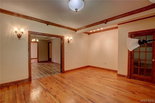 Building Photo - 5880 Draudt Rd