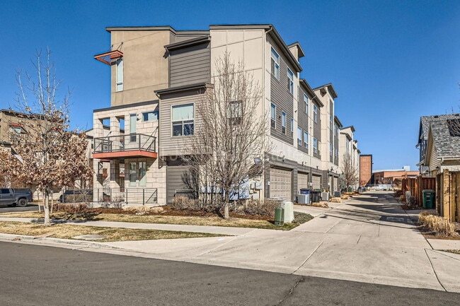 Building Photo - 9046 E 50th Dr