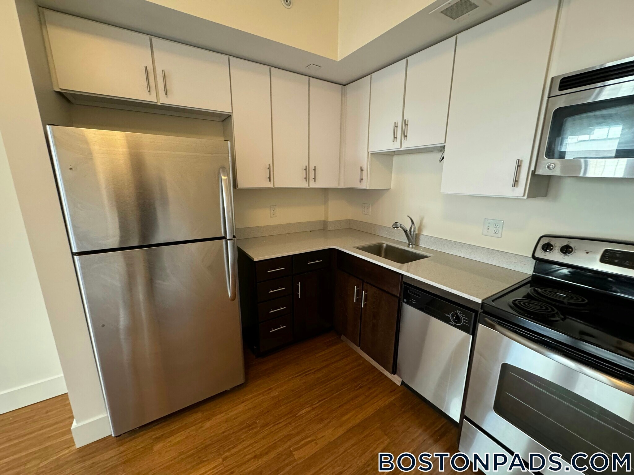 Building Photo - 8 Winter Pl